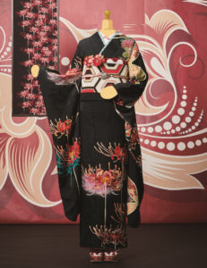 黒い振袖　彼岸花　永楽屋